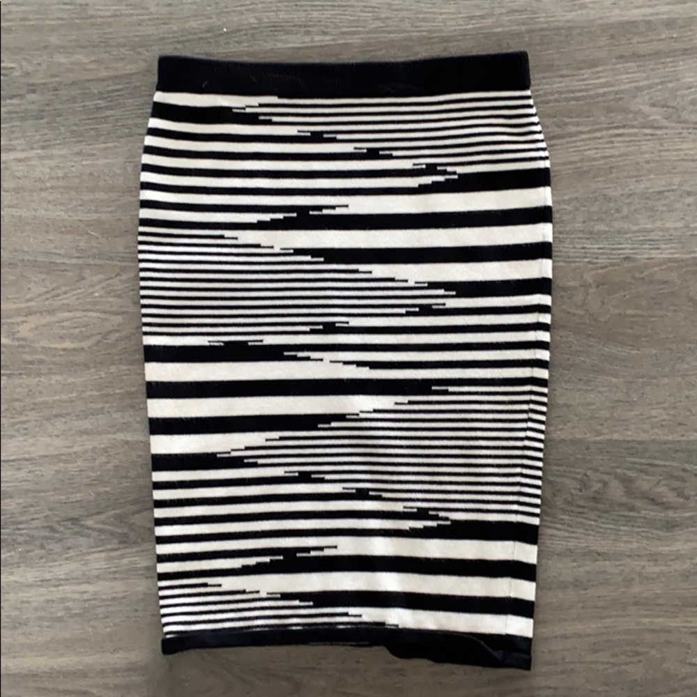Intermix Black and White Stretch Pencil Skirt